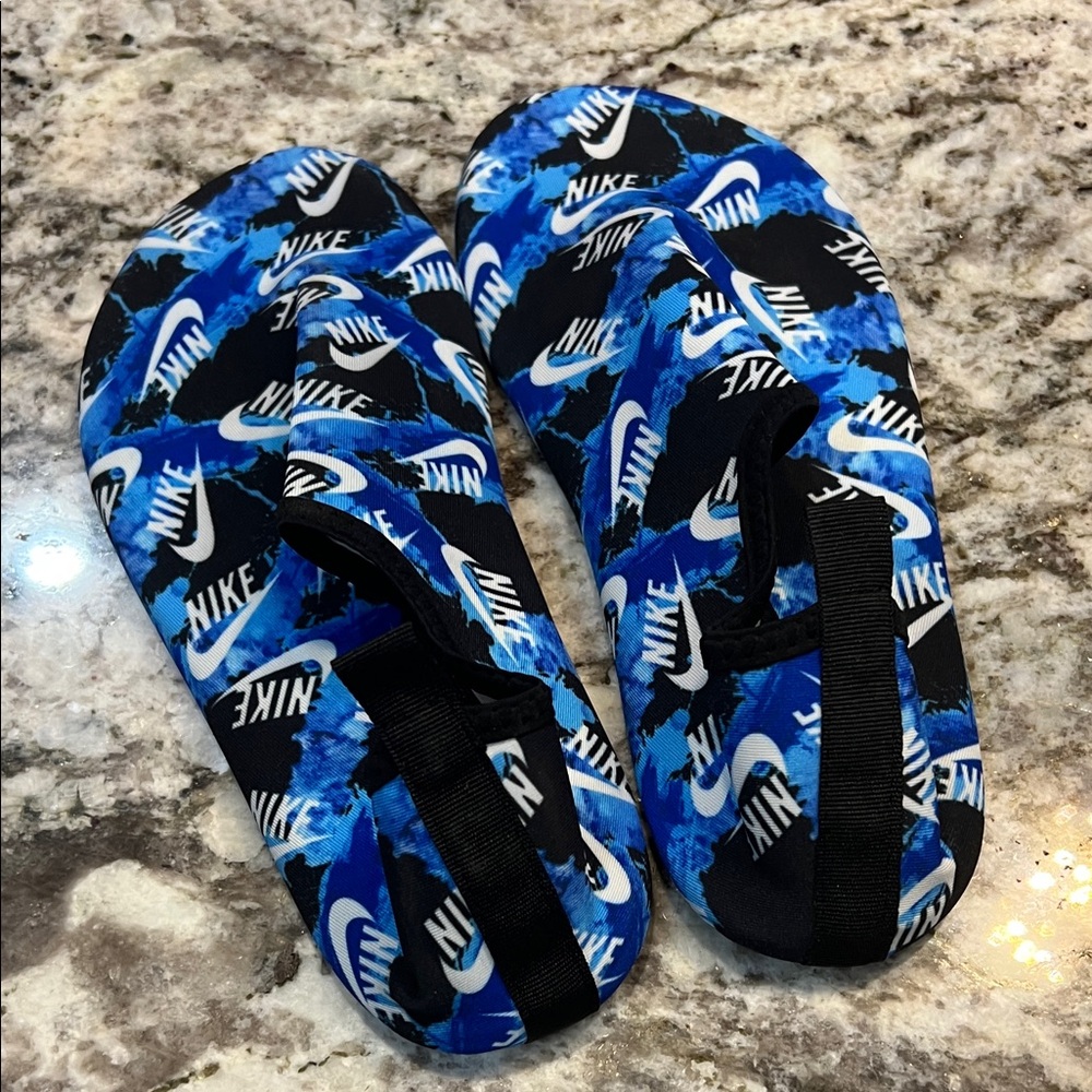 Nike Black and Blue Patterned Slides